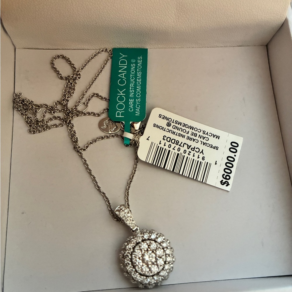 EFFY NEW WITH TAGS AND BOX DIAMOND CLUSTER  Necklace, 14k WHITE GOLD